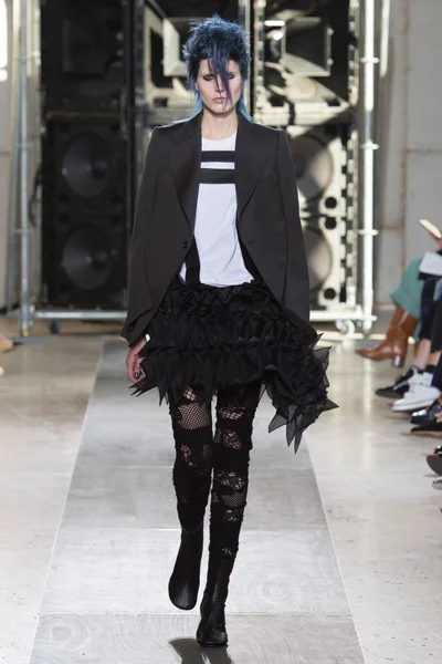 Look 14